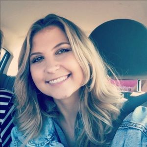 Meet your Posher, Caroline